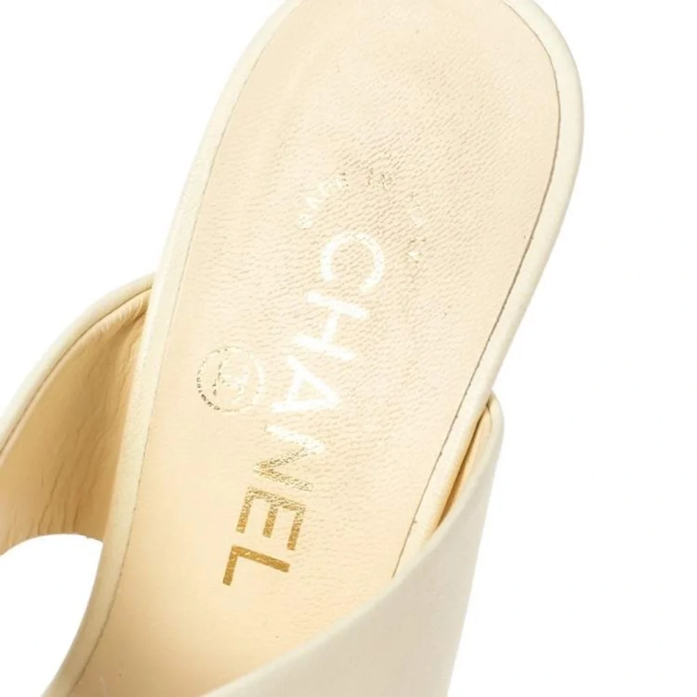 Chanel Cream Leather Pearl Embellished Heels Slide Sandals Size 41 - Picture 6 of 9